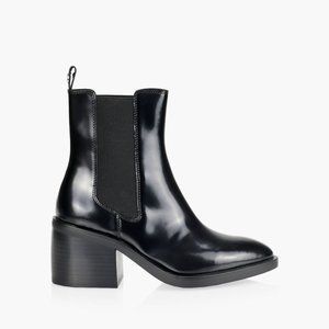 Wishbone Ines Leather Chelsea Boots size 6
